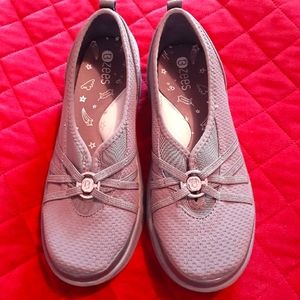 Bzees shoes 8.5 Grey